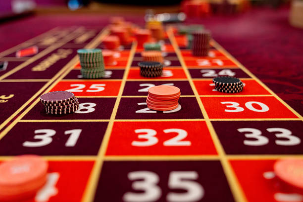 Aviator statistics panel showing win rates and payout distribution